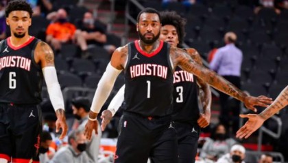 乐鱼leyu赛事官方-火箭依旧需要沃尔 昔日全明星如今化身传帮带